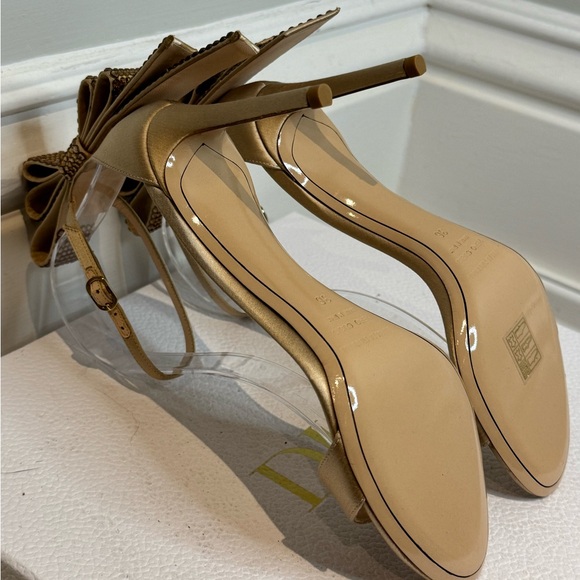 BOW DOWN TO THESE NEVER WORN Nicholas Kirkwood Gold Satin And Crystal Sandals 🤩 - Picture 8 of 9
